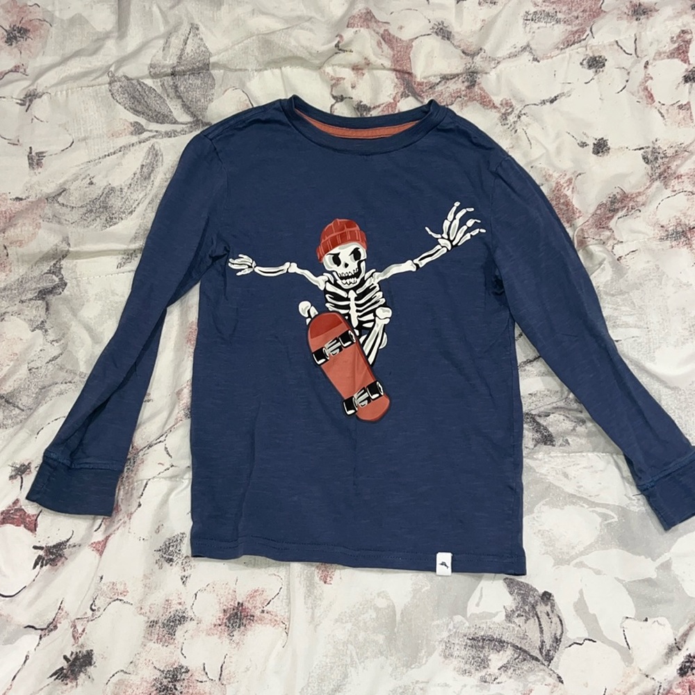 like new Tommy Bahama Skeleton Skater Long Sleeve tshirt boys medium M